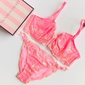 34DD MEDIUM Victoria’s Secret pink bra set